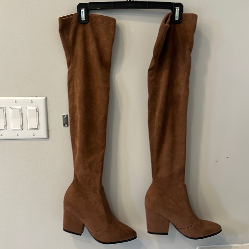 NEVER WORN Brown boots